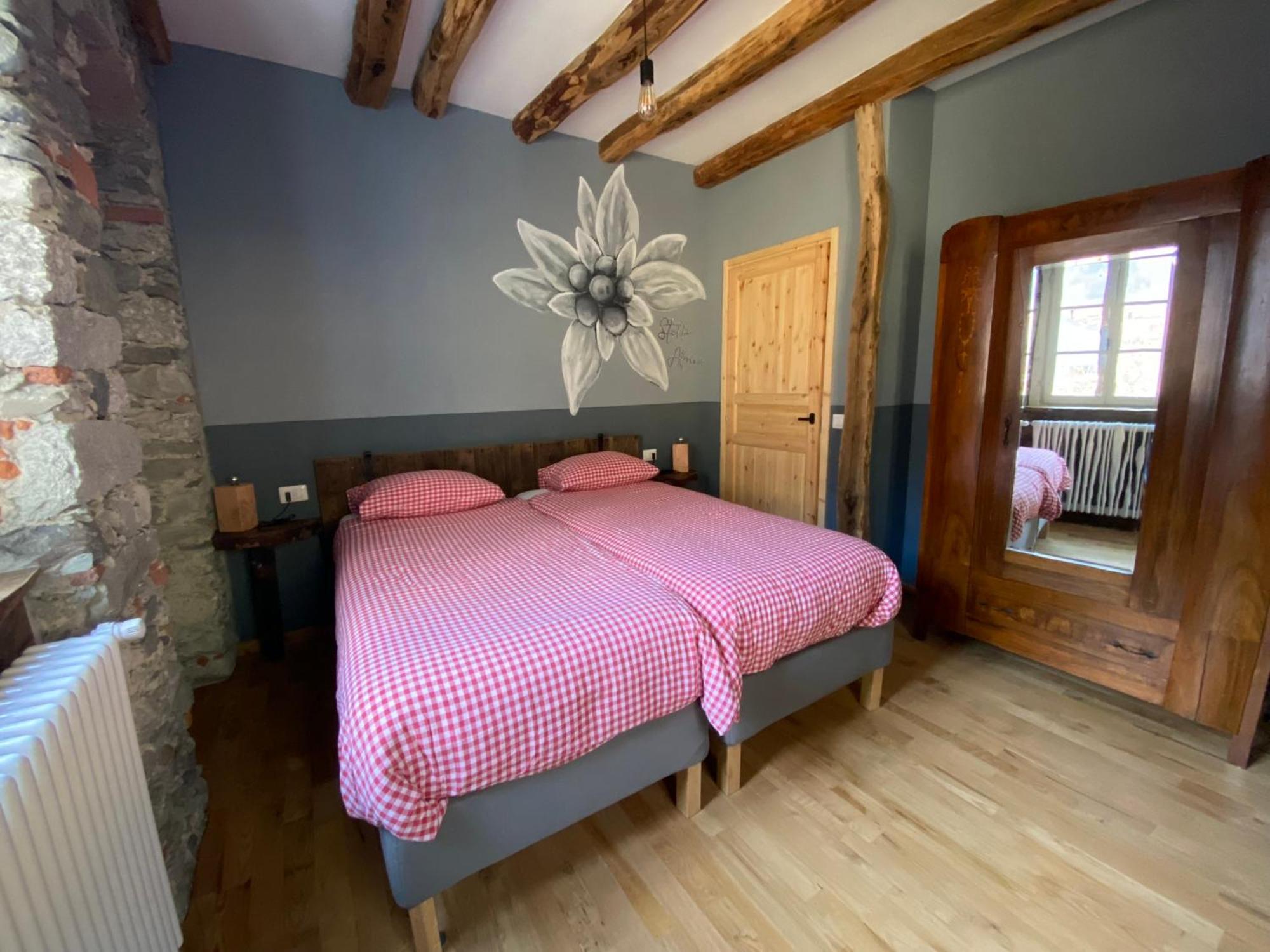 Mountain Cabin Valsesia Appartement Stella Varallo Bagian luar foto